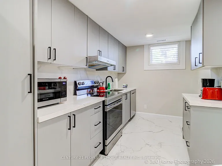 37 Bentworth Ave #LOWER — Photo 10