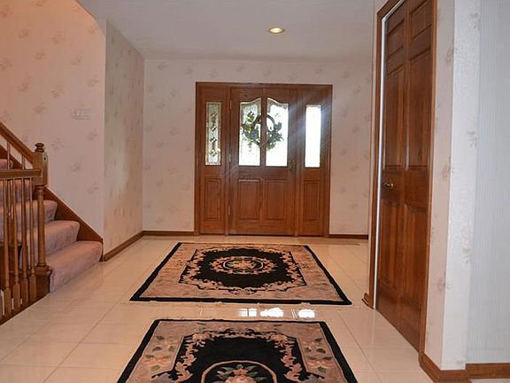 2nd image of 5918 Oak Hill Ct