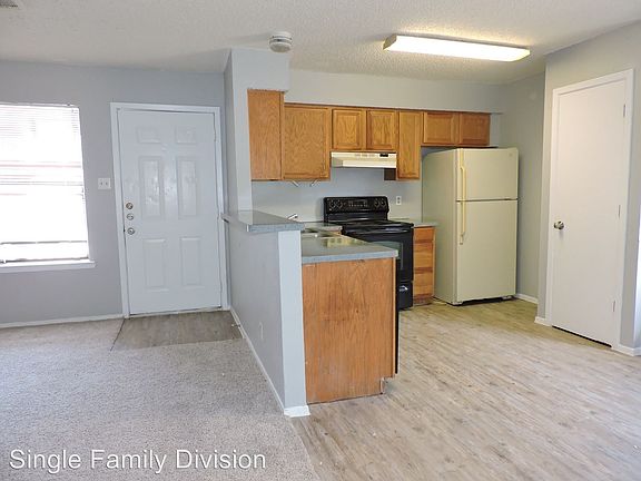 4th image of 5507 Rose Hill Cir APT C