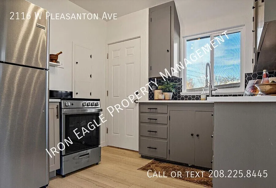2 bed, 1.0 bath, 877 sqft, $1,895 — Photo 4