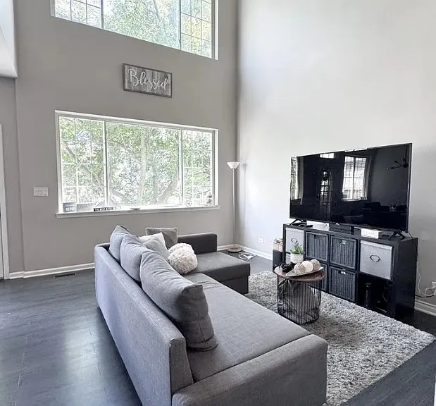 3125 Anton Dr — Photo 1
