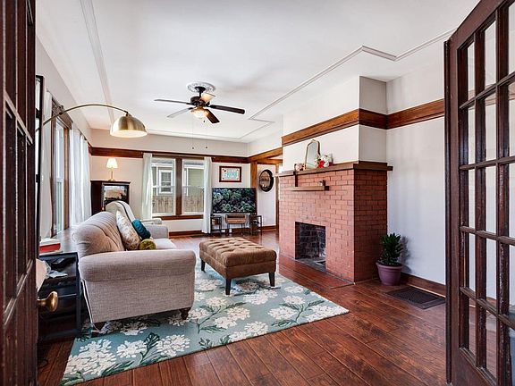 3rd image of 115 Maple AVENUE