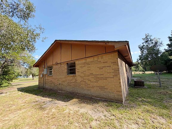 3rd image of 124 County Road 4795