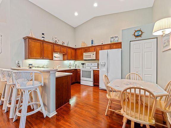 3rd image of 12078 Napoli Ln