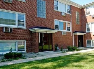 1860 Parkside Dr APT B1, Park Ridge, IL 60068