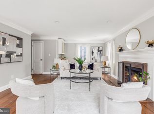 2400 S Arlington Ridge Rd, Arlington, VA 22202