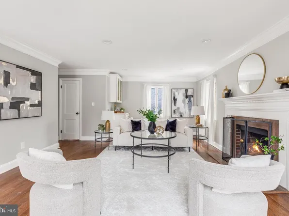 2400 S Arlington Ridge Rd, Arlington, VA 22202