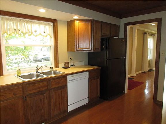 5th image of 5420 N Primrose Ave