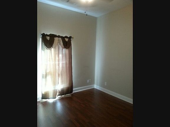 4th image of 4018 Baudin St