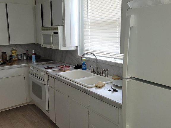 3rd image of 6503 Evelyn Dr