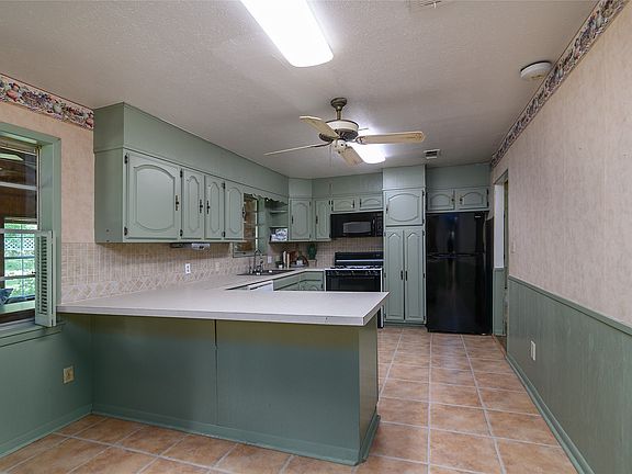 4th image of 802 Caddo Lease Rd