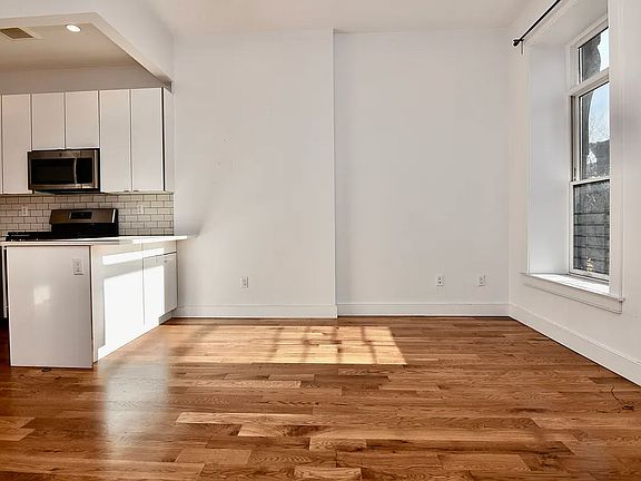 2nd image of 355 W 122nd St #4