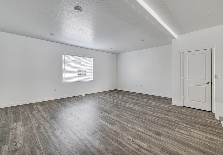 413 S 1110 W #MAIN FLOOR MASTER — Photo 20