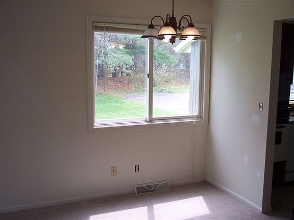 5915 S. Rickfield Dining