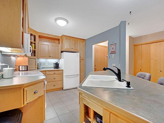 5th image of 15805 26th Ave N APT B