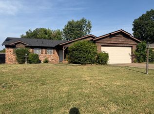 2402 S Hickory Ave, Broken Arrow, OK 74012