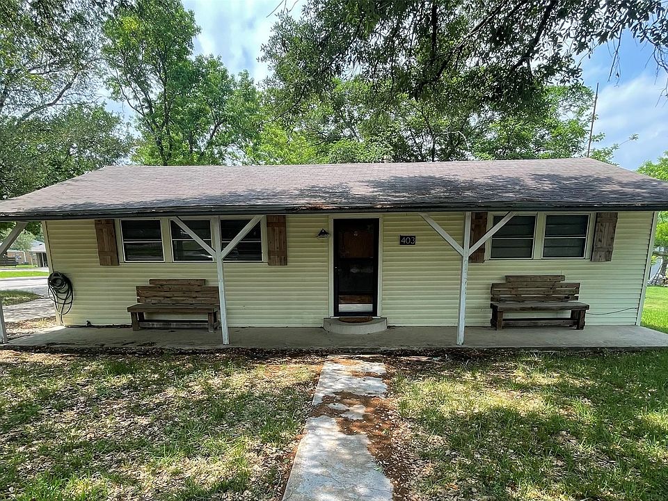 1st image of 403 Live Oak St