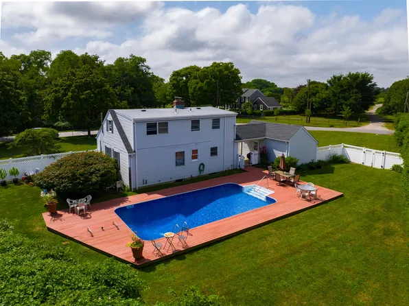 78 S Magee St, Southampton, NY 11968