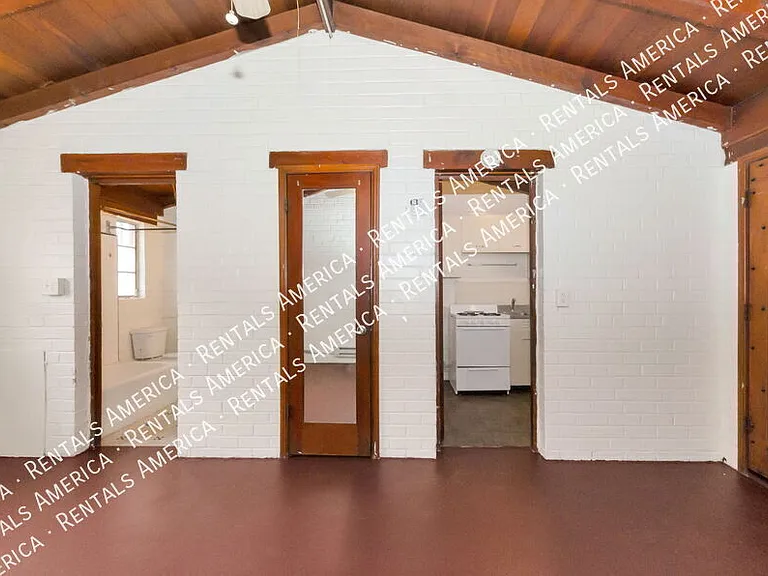 947 N Alvernon Way #3 — Photo 8