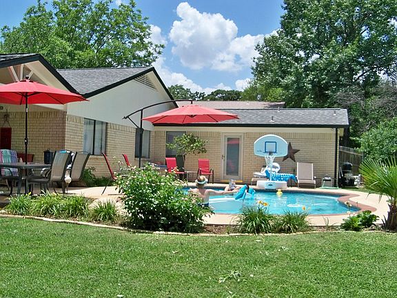 4th image of 3035 Old Orchard Ln