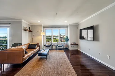 15 Legend Hills Drive