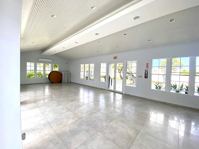 147 Prancipe Guillermo — Photo 29