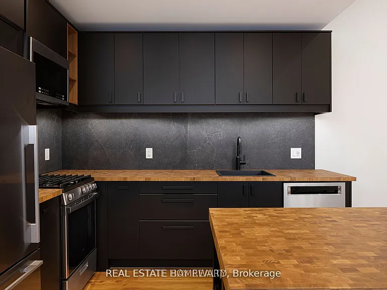 21 Alton Ave #UPPER — Photo 16