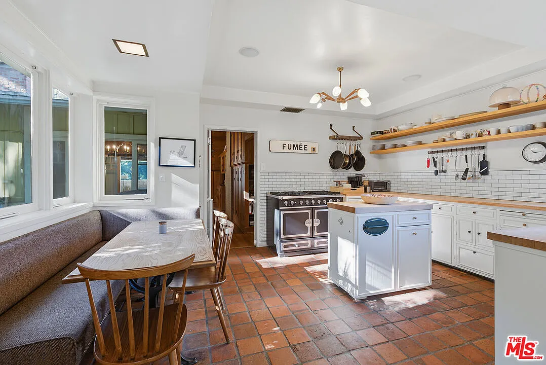 5 bed, 4.5 bath, 2794 sqft, $25,000 — Photo 4