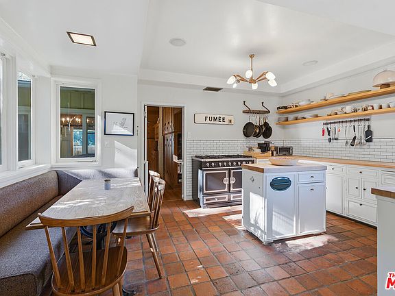 4th image of 2049 Oakstone Way