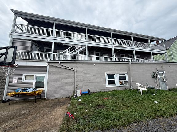 3rd image of 240 Osborn St