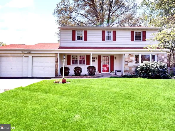 70 Vanderveer Ave, Holland, PA 18966