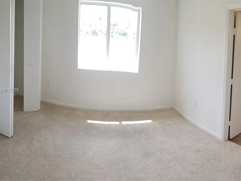 210 SW 3rd Ct — Photo 8