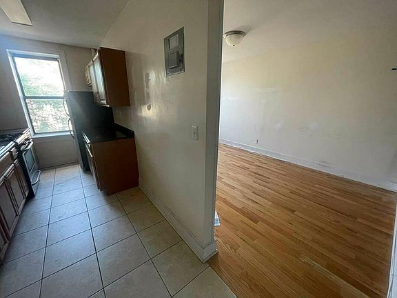 3rd image of 30-02 Broadway #3C
