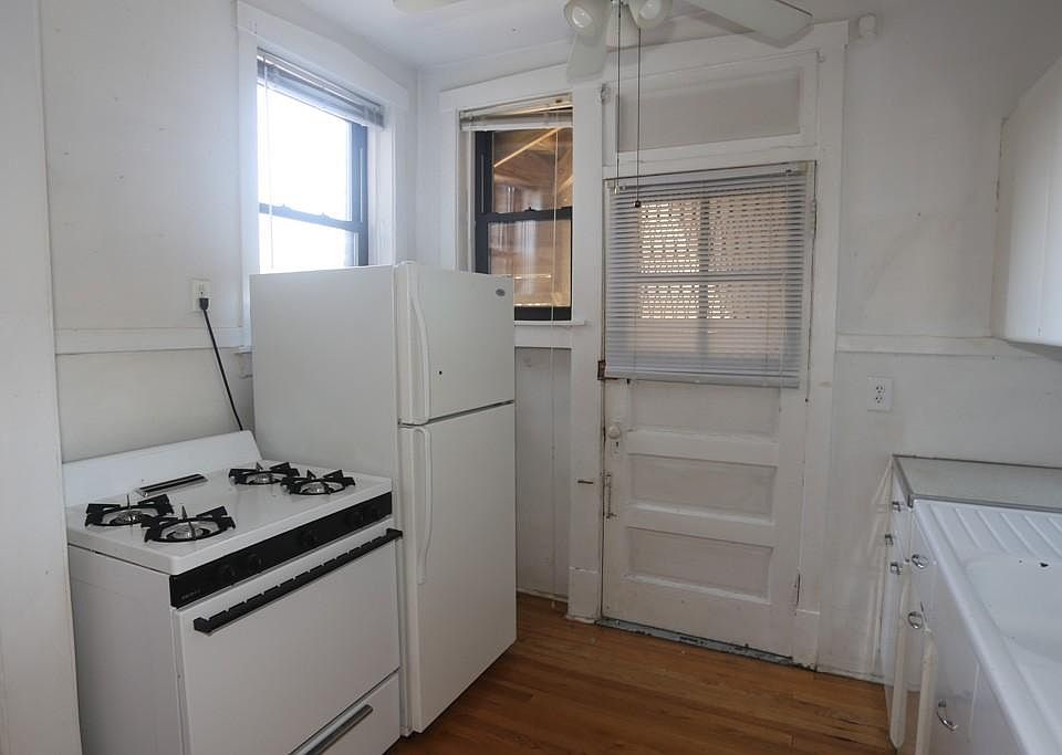 1st image of 636 W Arlington Pl #47