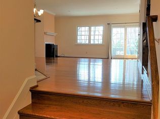 8595 Raglan Rd, Vienna, VA 22182