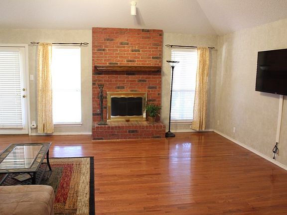 2nd image of 3605 Crestmont Dr