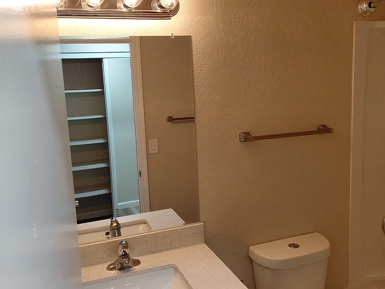 Birchwood Apartments — Photo 62