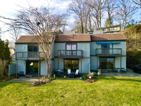 5 Harbour Village #B, Branford, CT 06405