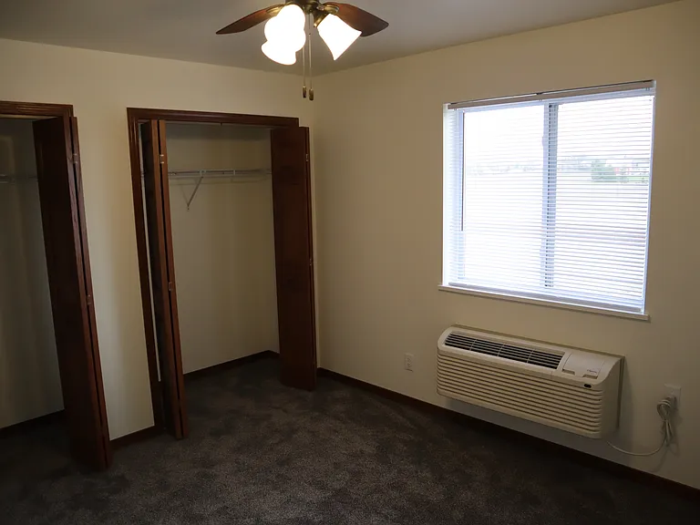 Dreamsville Apartments — Photo 24