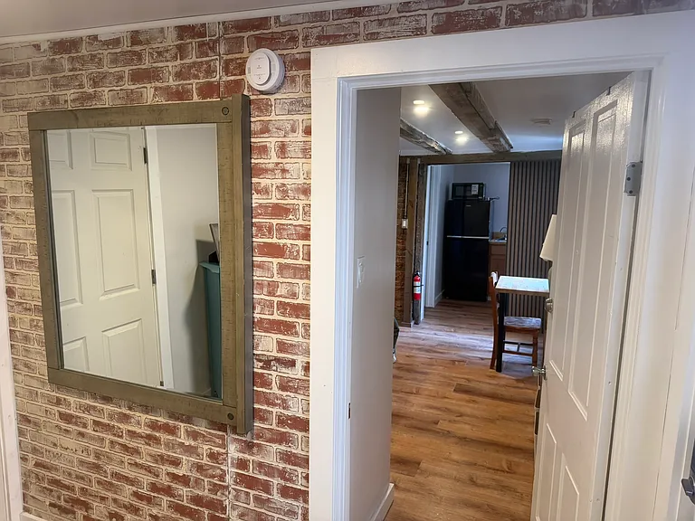 629 N Queen St — Photo 11