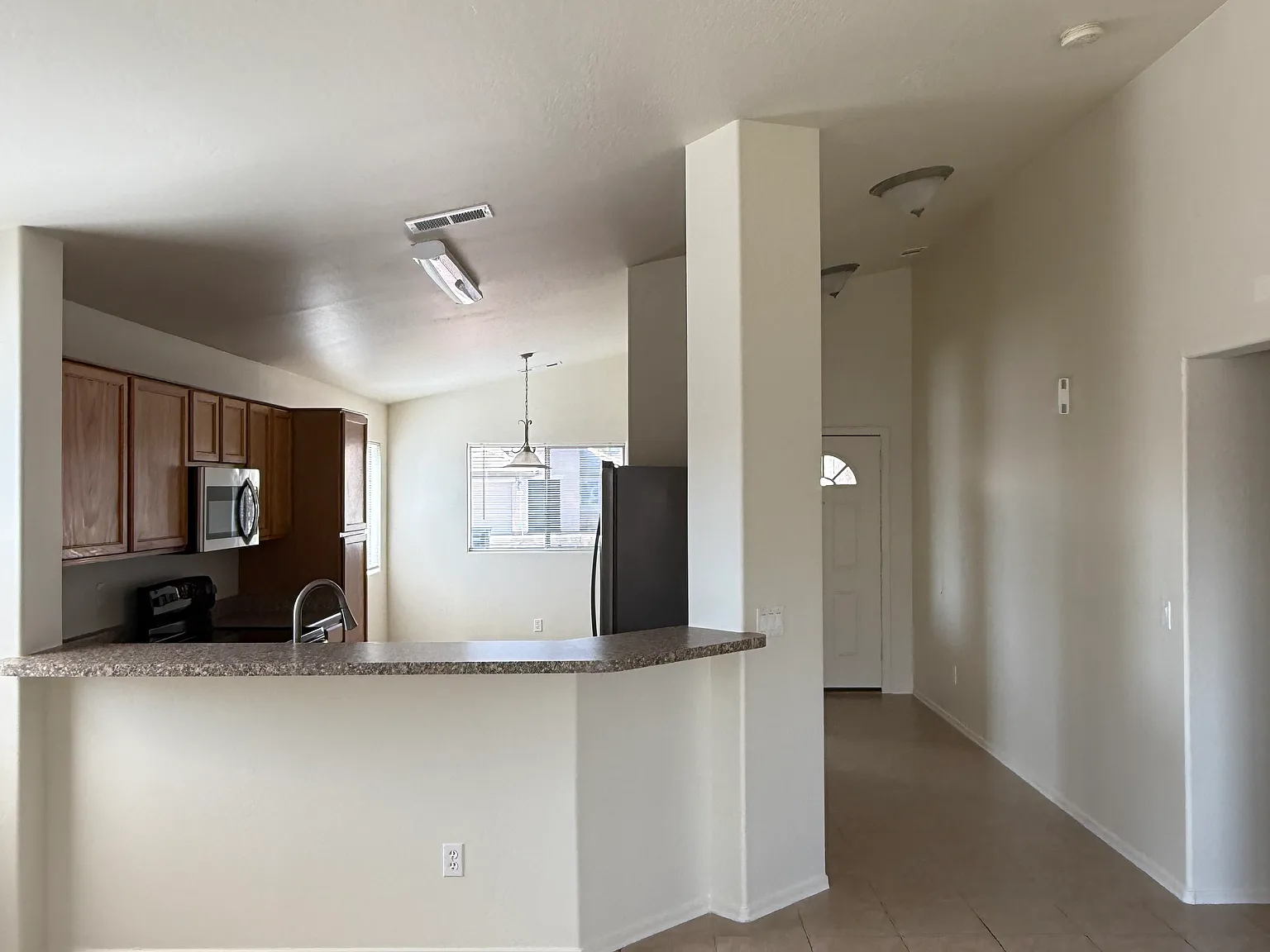 3 bed, 1319 sqft, $1,800 — Photo 3