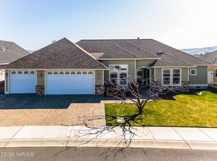 2005 S 87th Ave, Yakima, WA 98903