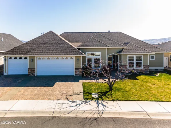 2005 S 87th Ave, Yakima, WA 98903