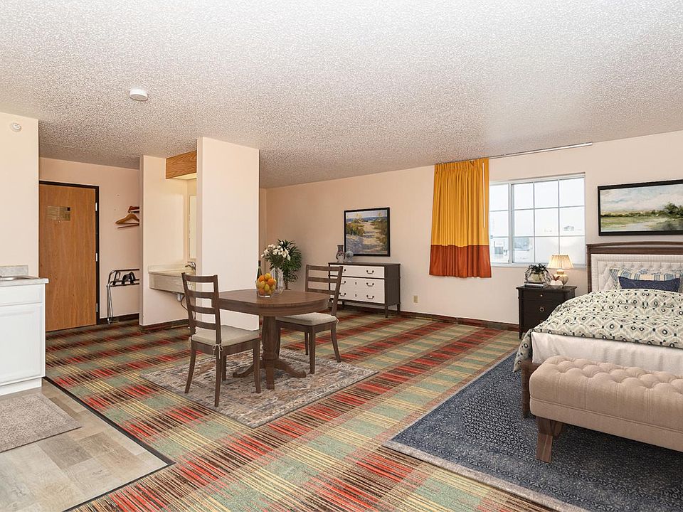 1st image of 1521 S G Ave #120