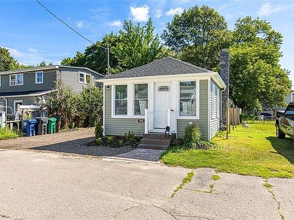 2nd image of 90 Huron St