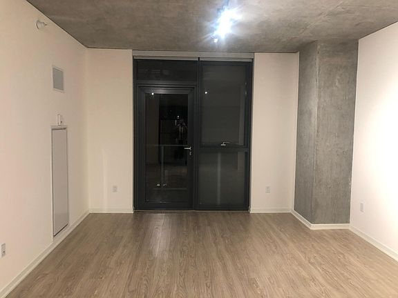 2nd image of 1353 S Wabash Ave