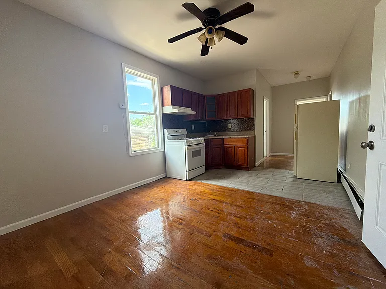 311 S 6th St #3H — Photo 1