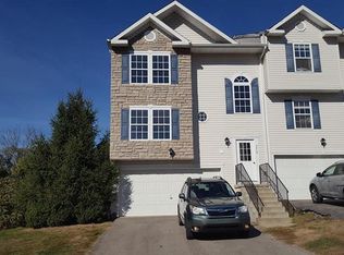 3212 Canterbury Dr, Imperial, PA