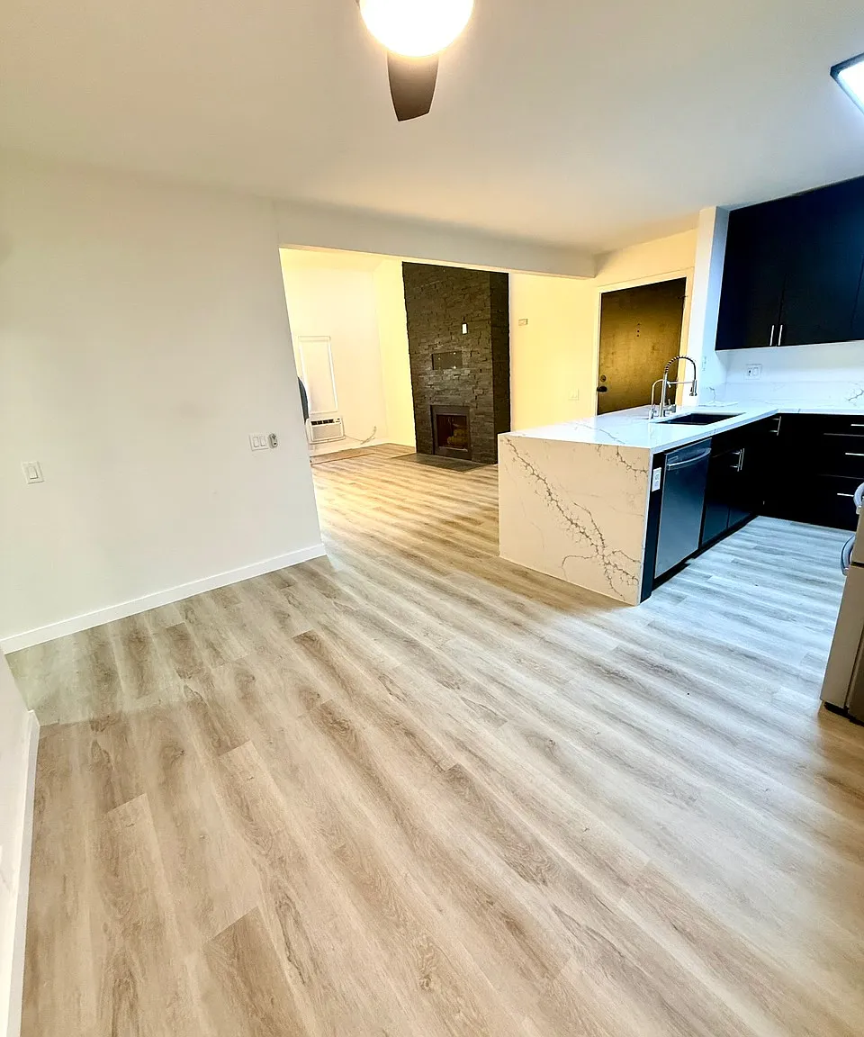 3 bed, 1087 sqft, $3,625 — Photo 3
