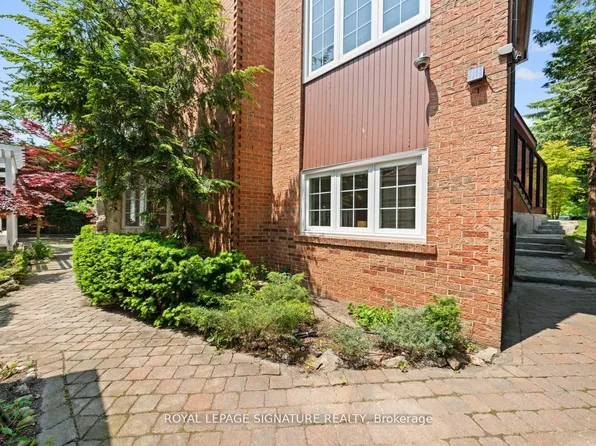 23 Brandy Ct, Toronto, ON M3B 3L3